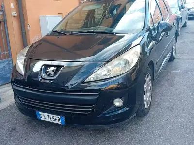 Usata Peugeot 207 73 CV (53 kW) 2010 Nero Station wagon