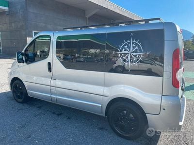 Usata Renault Trafic 145 CV (106 kW) 2008 Grigio Monovolume