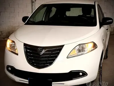 Usata Lancia Ypsilon Gold 85 CV (62 kW) 2013 Bianco Utilitaria