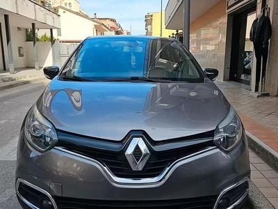 Usata Renault Captur 90 CV (66 kW) 2014 Grigio SUV