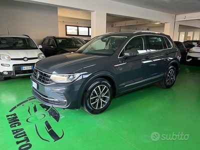 Begagnad VW Tiguan Life 122 HK (89 kW) 2023 Grå SUV