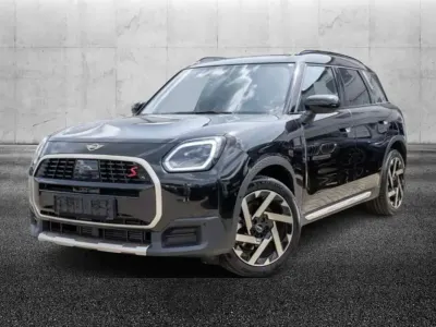 Usata Mini Cooper Countryman Favoured 204 CV (150 kW) 2025 Nero SUV