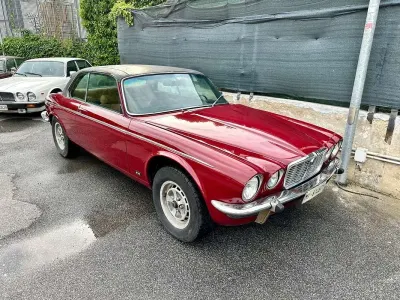Usata Jaguar XJ12 272 CV (200 kW) 1975 Rosso Berlina