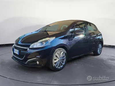 Usata Peugeot 208 Active 82 CV (60 kW) 2018 Bluazzurro Utilitaria