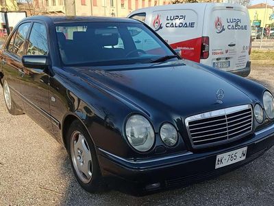 Usata Mercedes E200 Avantgarde 136 CV (100 kW) 1995 Berlina