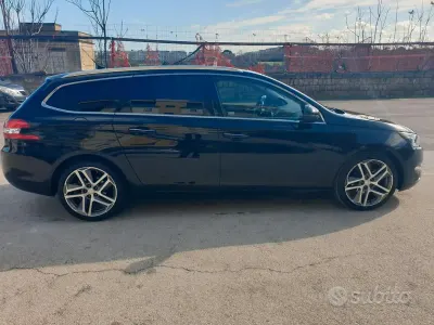 Usata Peugeot 308 SW Allure 120 CV (88 kW) 2015 Nero Station wagon