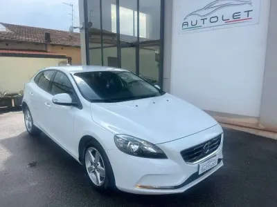 Usata Volvo V40 Business Edition 120 CV (88 kW) 2016 Bianco Berlina