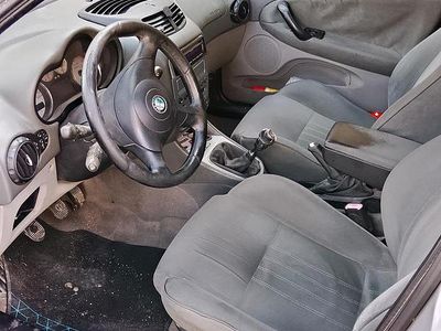 Usata Alfa Romeo 147 116 CV (85 kW) 2005 Grigio Utilitaria