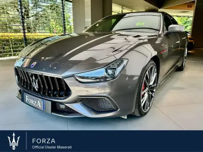 Usata Maserati Ghibli 581 CV (427 kW) 2021 Grigio maratea Berlina