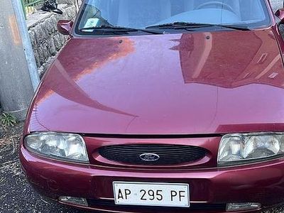 Usata Ford Fiesta 1997 Rosso Utilitaria
