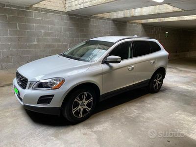 usata Volvo XC60 2.0 d4 (d3) Momentum geartronic