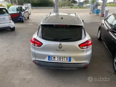 Käytetty Renault Clio IV 90 HP (66 kW) 2017 Harmaa Sedan