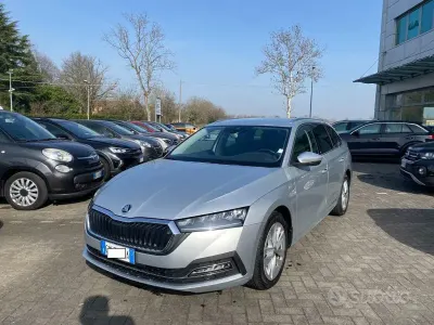 Usata Skoda Octavia Style 116 CV (85 kW) 2023 Grigio Station wagon