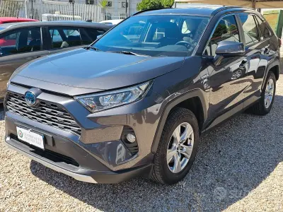 Usata Toyota RAV4 Hybrid Business Edition 218 CV (160 kW) 2022 Grigio SUV