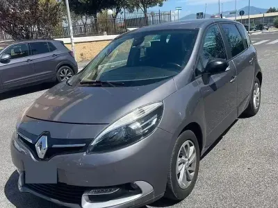 Usata Renault Scénic LIMITED 110 CV (80 kW) 2015 Grigio Monovolume