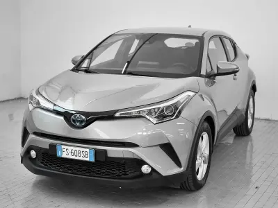 Usata Toyota C-HR Lounge 98 CV (72 kW) 2018 Argento metallizzato SUV