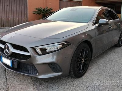 Usata Mercedes A180 Premium 116 CV (85 kW) 2020 Grigio Berlina