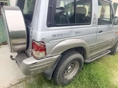 Usata Hyundai Galloper Premium 101 CV (74 kW) 2002 Argento SUV