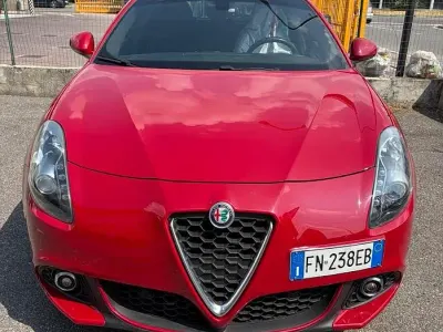 Usata Alfa Romeo Giulietta Super 120 CV (88 kW) 2018 Rosso Utilitaria