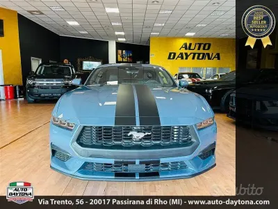 Usata Ford Mustang 314 CV (230 kW) 2024 Azzurro grabber blue Coupé