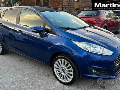 Usata Ford Fiesta Titanium 80 CV (58 kW) 2015 Blu Berlina