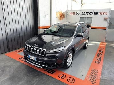 Usata Jeep Cherokee 140 CV (102 kW) 2014 Grigio SUV
