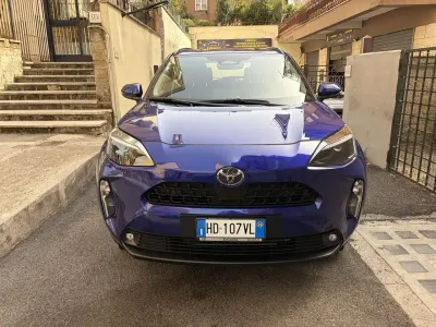 Usata Toyota Yaris Cross Trend 92 CV (67 kW) 2026 Blu/azzurro SUV