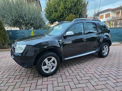 Nero Usata 2011 Dacia Duster Lauréate SUV | 3800 € (Ottimo prezzo)