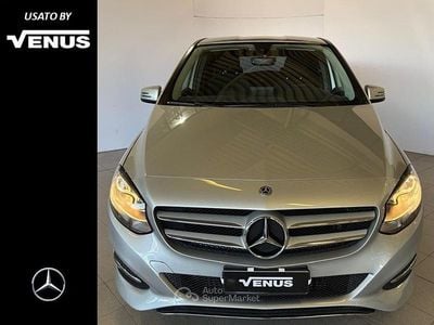 Usata Mercedes B180 Business 109 CV (80 kW) 2018 Argento Monovolume
