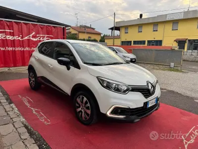 Usata Renault Captur 90 CV (66 kW) 2019 Bianco SUV