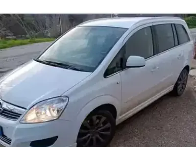 Usata Opel Zafira 150 CV (110 kW) 2011 Bianco Monovolume