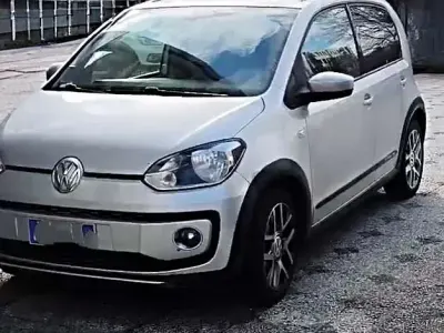 Usata VW up! 75 CV (55 kW) 2015 Utilitaria