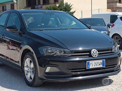Begagnad VW Polo Highline 90 HK (66 kW) 2018 Svart Halvkombi