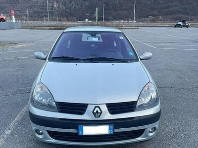 Usata Renault Clio II 75 CV (55 kW) 2003 Grigio Berlina