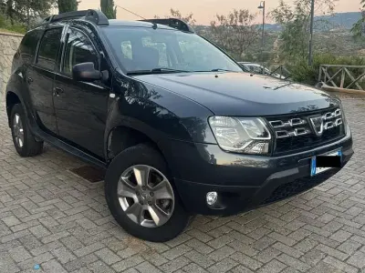 Usata Dacia Duster Ambiance 109 CV (80 kW) 2016 Grigio SUV