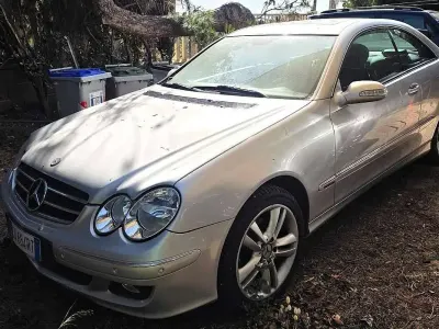 Usata Mercedes CLK220 Elegance 150 CV (110 kW) 2005 Argento Coupé