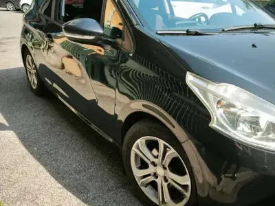 Begagnad Peugeot 208 Active 68 HK (50 kW) 2012 Halvkombi