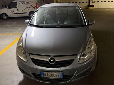 Usata Opel Corsa Cosmo 90 CV (66 kW) 2007 Grigio Utilitaria