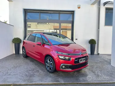 Begagnad Citroën C4 Picasso Exclusive 120 HK (88 kW) 2016 Röd Minibuss