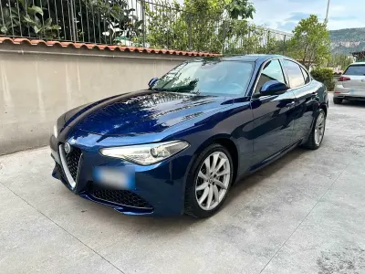 Usata Alfa Romeo Giulia 190 CV (139 kW) 2019 Blu Berlina