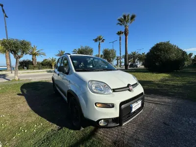Usata Fiat Panda 4x4 S 85 CV (62 kW) 2019 Bianco Utilitaria