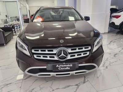 Usata Mercedes GLA180 109 CV (80 kW) 2017 Marrone SUV