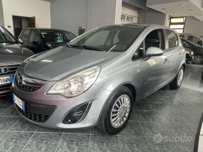 Usado Opel Corsa 86 HP (63 kW) 2013 Cinzento Citadino