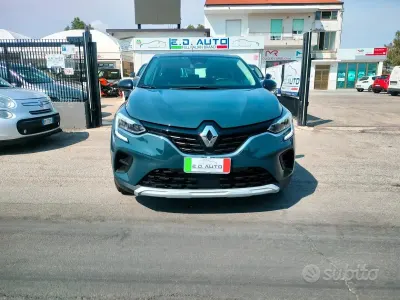 Usata Renault Captur Techno 91 CV (66 kW) 2023 Bluazzurro SUV