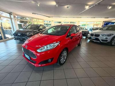 Usata Ford Fiesta Titanium 95 CV (69 kW) 2015 Rosso Berlina