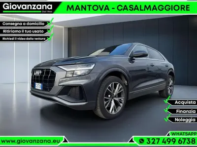 Usata Audi Q8 Sport 231 CV (169 kW) 2021 Grigio daytona SUV