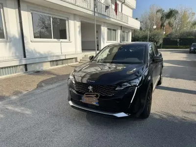 Usata Peugeot 3008 Allure 131 CV (96 kW) 2023 Nero SUV