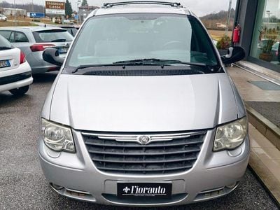 Usata Chrysler Voyager 149 CV (109 kW) 2007 Argento Monovolume