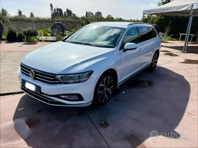 Usata VW Passat 190 CV (139 kW) 2019 Bianco Station wagon