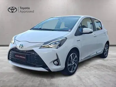 Brugt Toyota Yaris Hybrid Style 101 HK (74 kW) 2017 Hvid Sedan